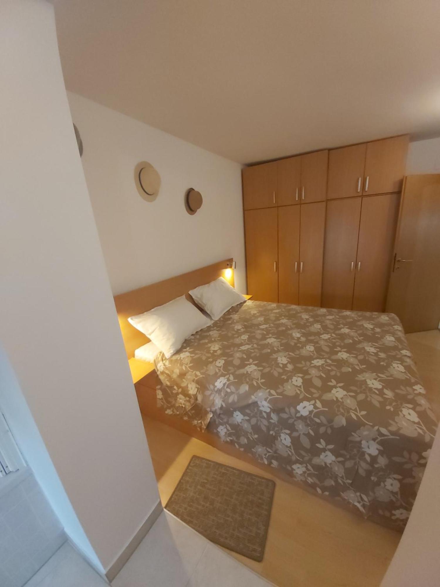 Apartman Luce With Shared Pool 扎达尔 外观 照片