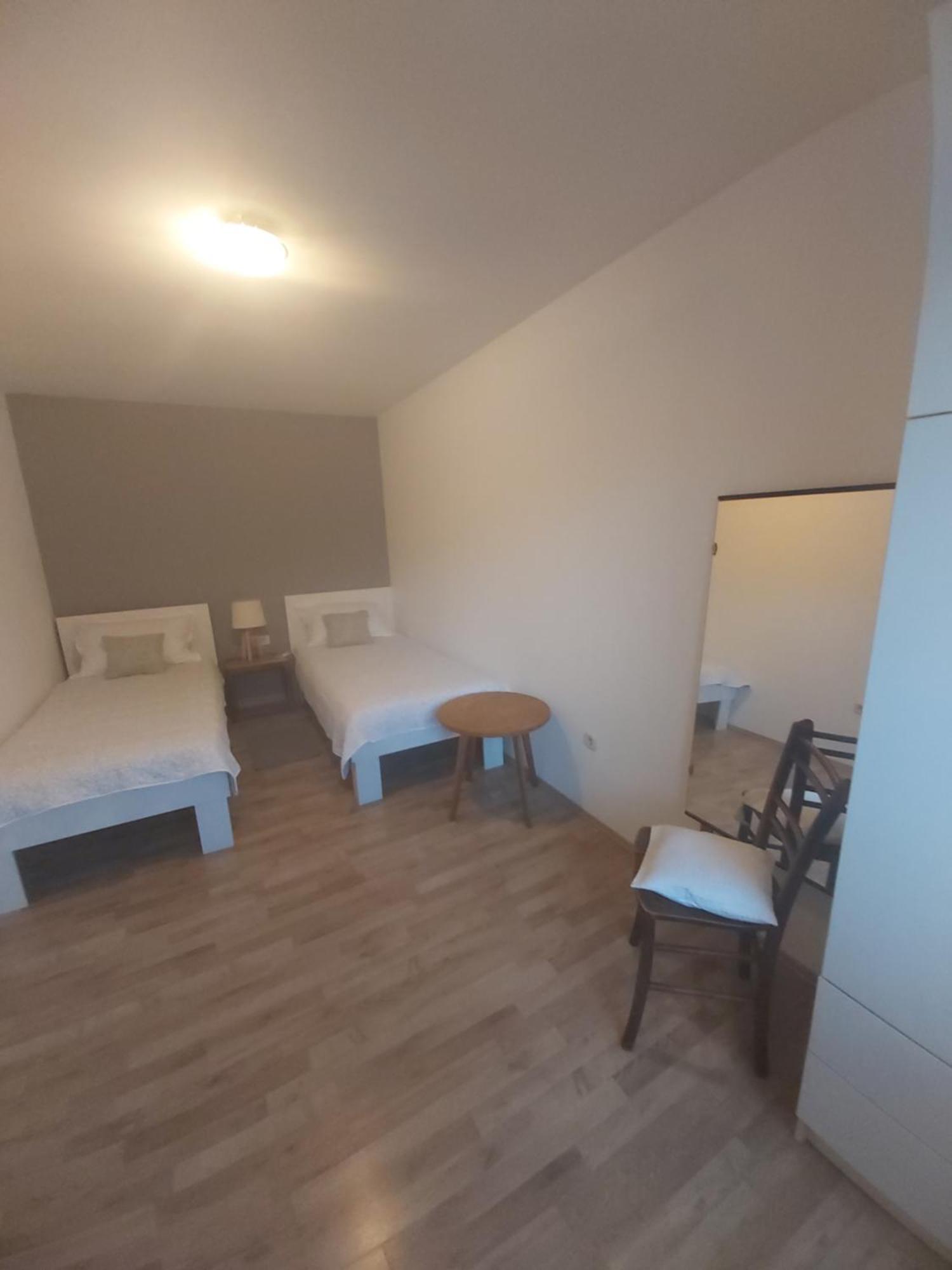 Apartman Luce With Shared Pool 扎达尔 外观 照片