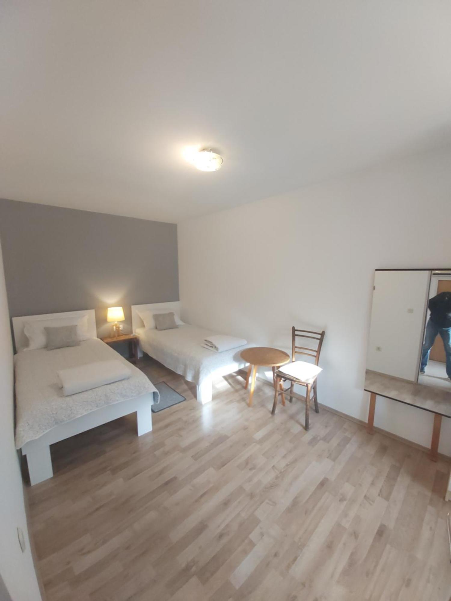 Apartman Luce With Shared Pool 扎达尔 外观 照片