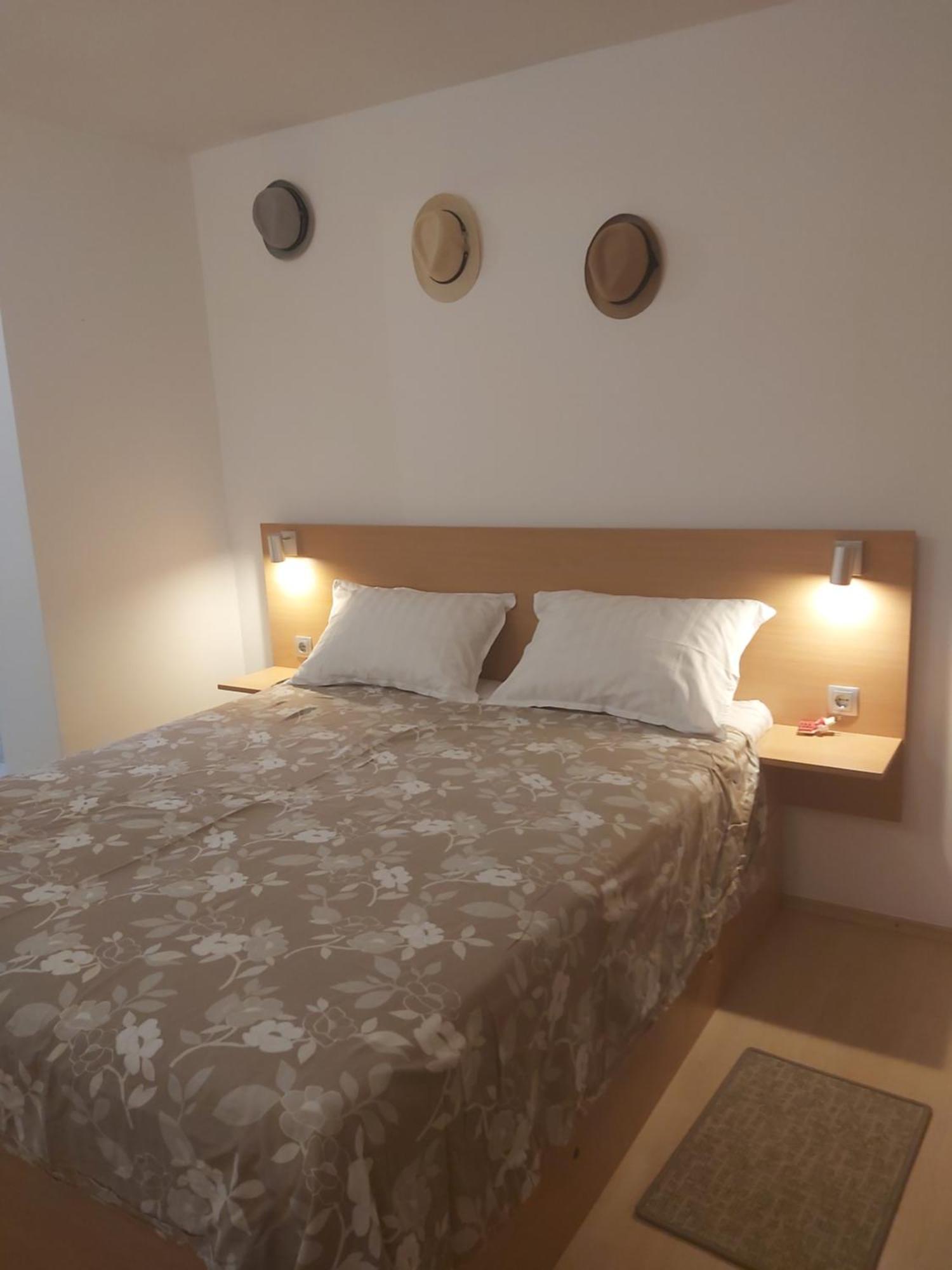 Apartman Luce With Shared Pool 扎达尔 外观 照片