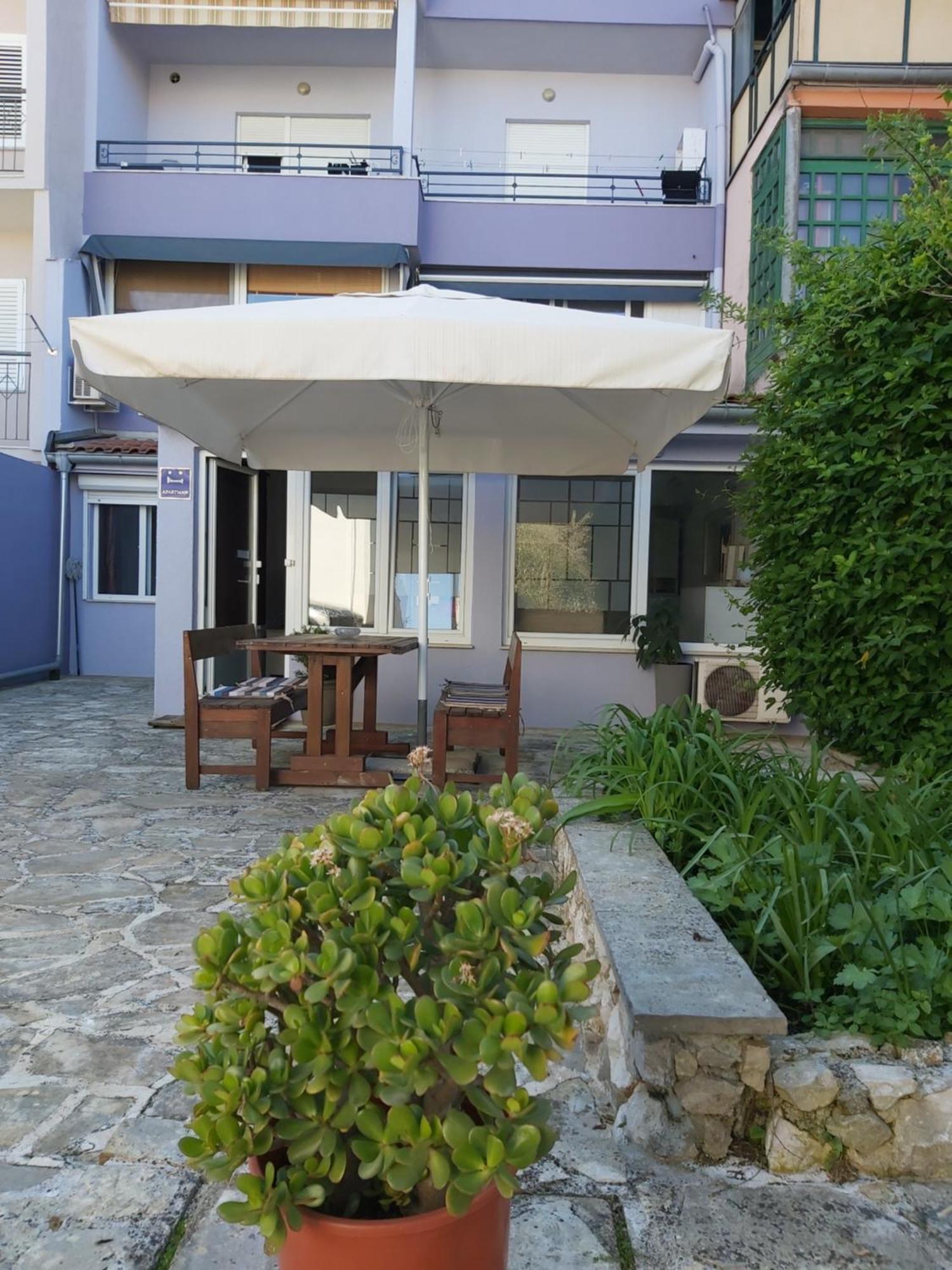 Apartman Luce With Shared Pool 扎达尔 外观 照片